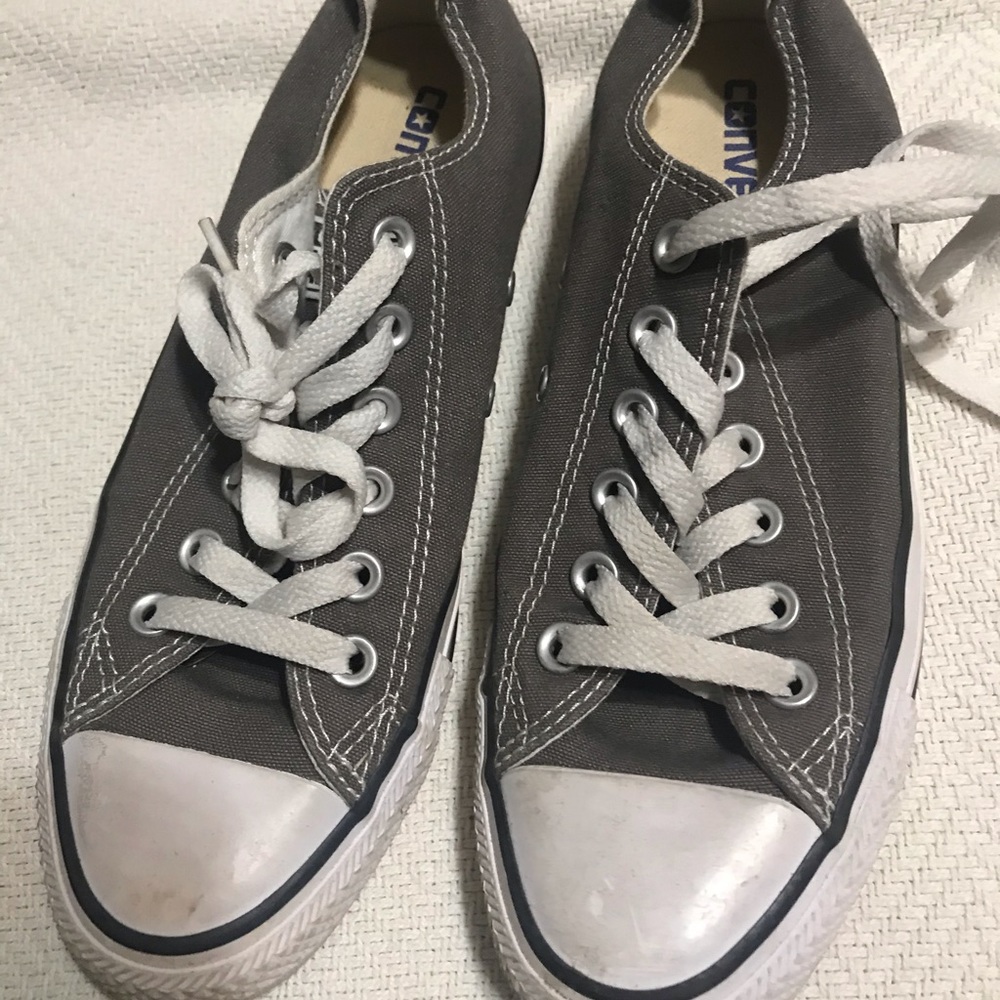 Women’s Converse Chuck Taylors, size 7